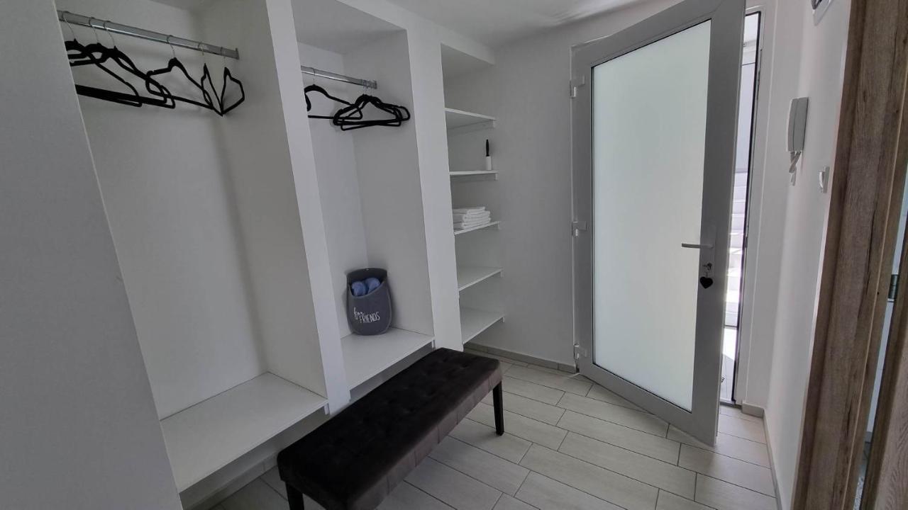 Becsi Kapu Apartman Vác Exterior foto